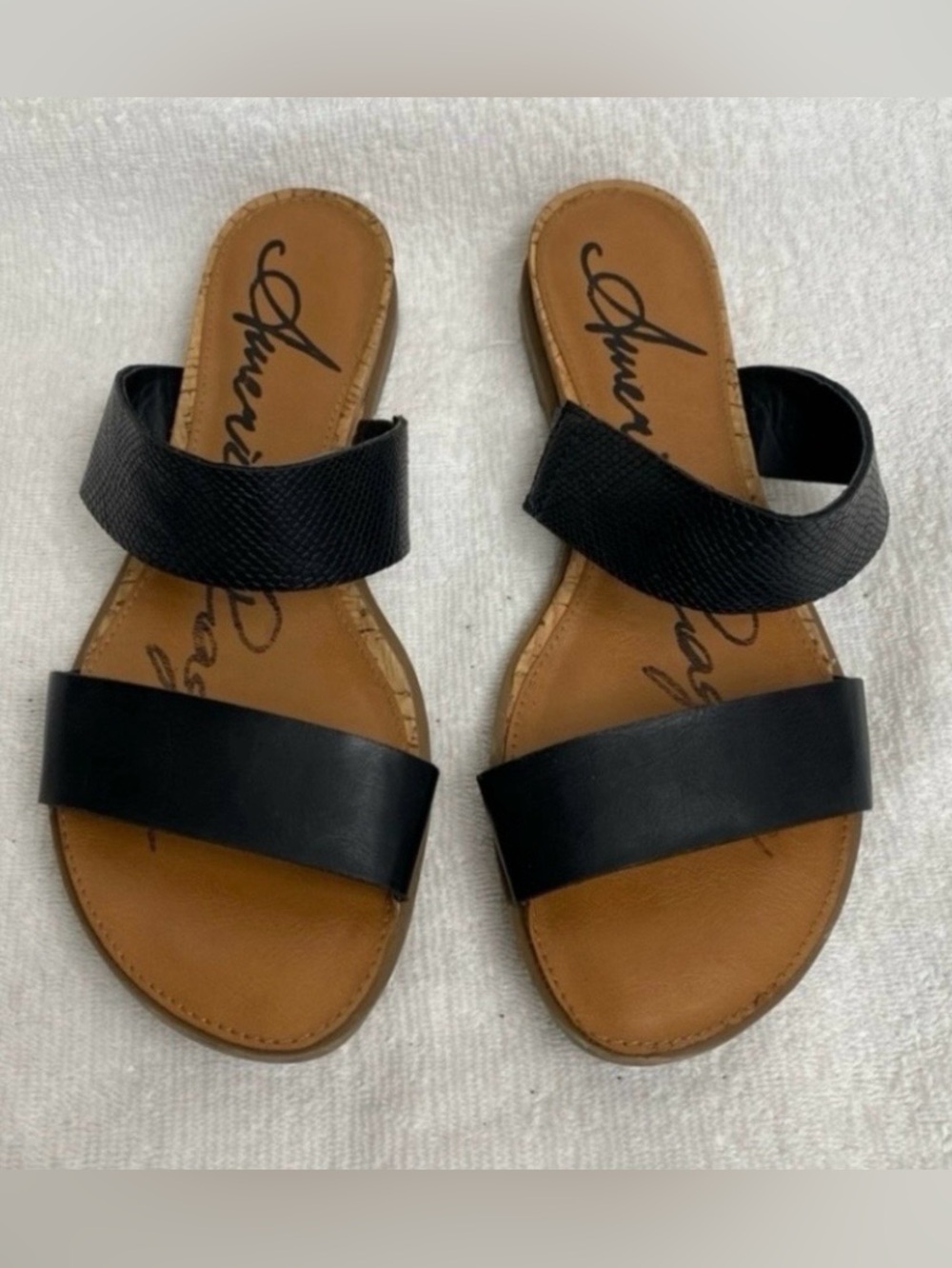 American Rag Women's Black Faux Leather Thick Strap Flat Sandals Size 6.5 Casual